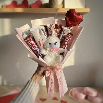 دسته گل شکلات و عروسک